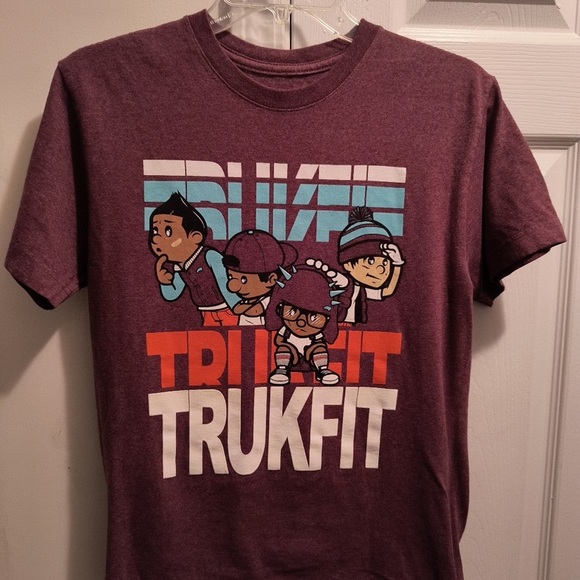 TRUKFIT Youth Large 14/16 Burgundy Trukfit Graphic T-Shirt. - Picture 1 of 4